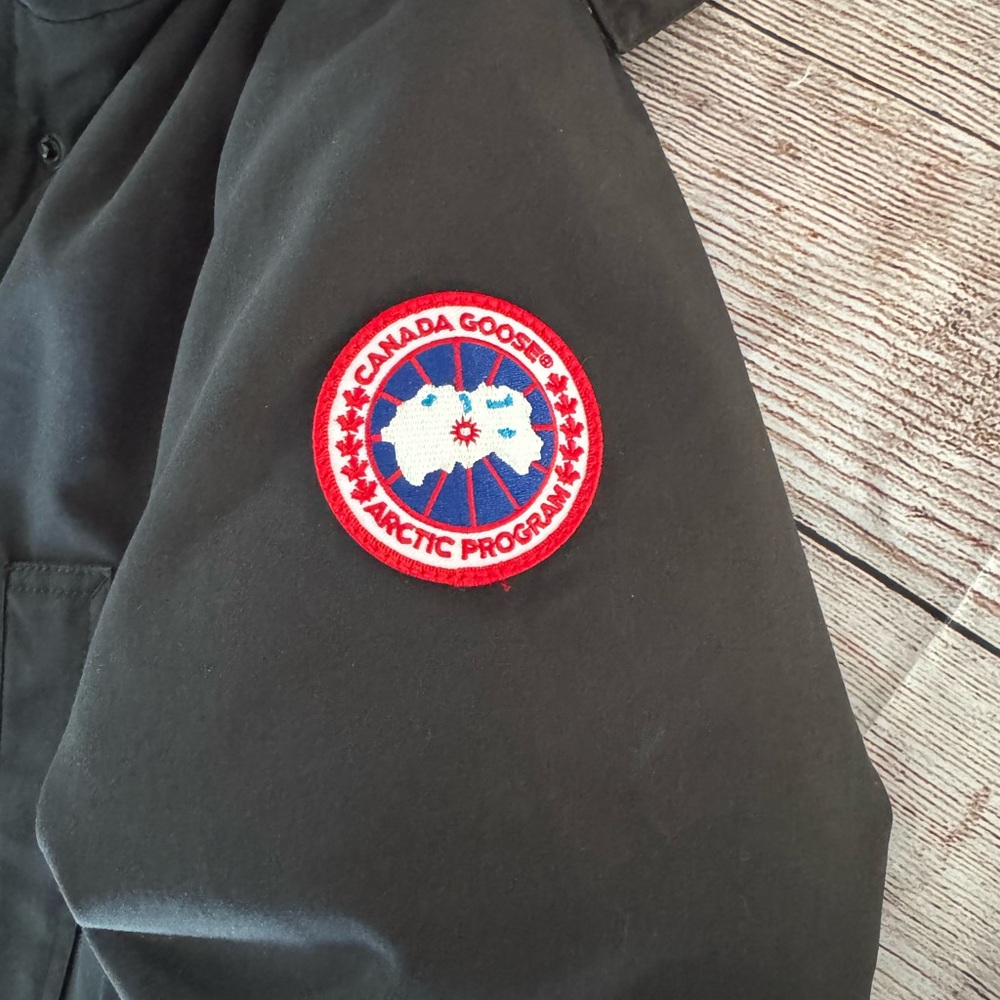 Canada Goose Black Ski Jacket with Fur-Trimmed Hood - Picture 2 of 16